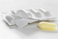 Administrer un suppositoire ou un lavement